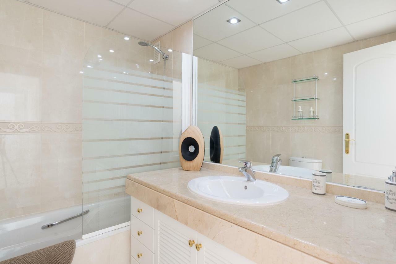 Luxury Duplex- 7 Minutes From The Beach Torremolinos Ngoại thất bức ảnh